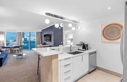 Miami Beach Hotel | Tresor Fontainebleau Ocean North View One Bedroom