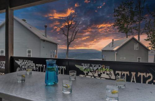 Bryant House | Tri-state Corner Cabin with a fire pit hot tub & indoor pool