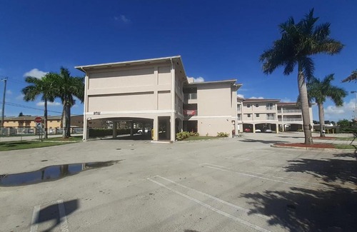 Hialeah Apartment | triangle suite III