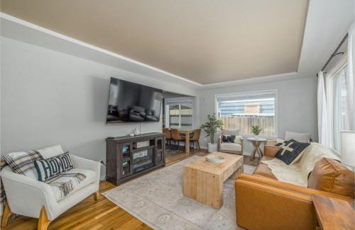 Coeur d'Alene House | Tribe and Vibe In Downtown CDA Modern Comfort And Fun For You And Your Crew, Just Steps From Downtown