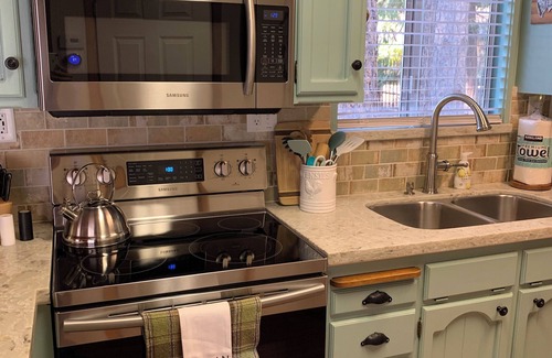 Twain Harte Cabin | Trickle Creek Lodge - Central Air, Huge Deck with Fire Pit and Hot Tub