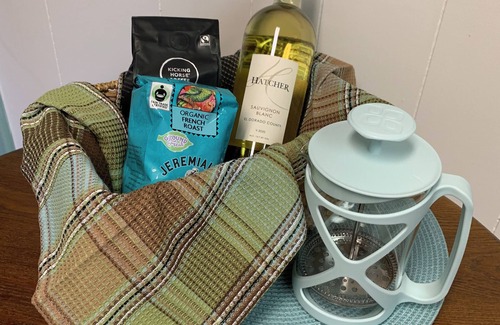 Twain Harte Cabin | Trickle Creek Lodge - Central Air, Huge Deck with Fire Pit and Hot Tub