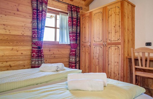Sant'Antonio di Mavignola Ski Chalet | Trilocale Chalet Camping Faè 7