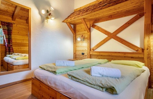 Sant'Antonio di Mavignola Ski Chalet | Trilocale Chalet Camping Faè 7