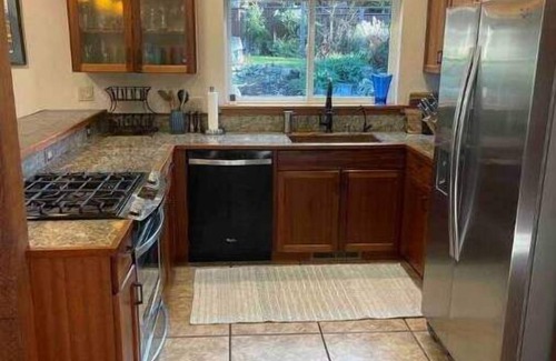 Salyer House | Trinity Valley Paradise, stunning swimming pool oasis, near Trinity River!