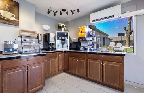 Salem Hotel | Triple the Comfort! 3 Spacious Suites Near Parks, Trails, and Salem Events