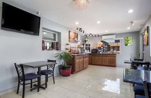 Salem Hotel | Triple the Comfort! 3 Spacious Suites Near Parks, Trails, and Salem Events