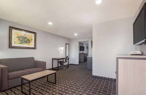 Salem Hotel | Triple the Comfort! 3 Spacious Suites Near Parks, Trails, and Salem Events
