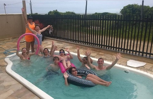 Guaratuba House | Triplex with pool in front of the Sea (everything of BOM! )