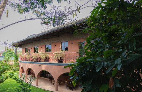Ibadan Hotel | Trois Ore Residences & Green Earth Bistro