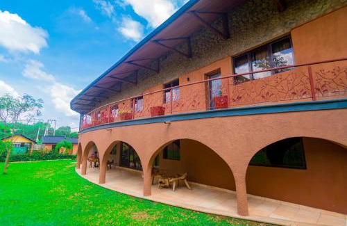 Ibadan Hotel | Trois Ore Residences & Green Earth Bistro