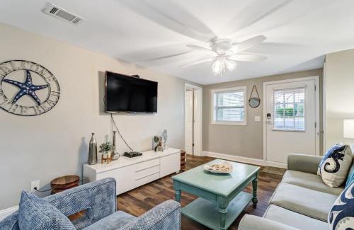 Fernandina Beach House | Tropical Beach Bungalow Down - Backyard - Grill - Across Street from Beach