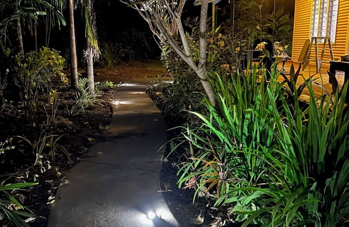 Girraween Apartment | Tropical Calm