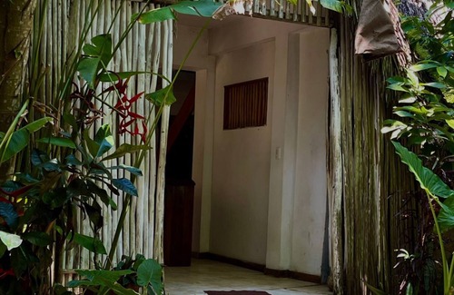 Samana House | Tropical hostel with community vibe, 5 minutes from El Valle beach in Samaná.