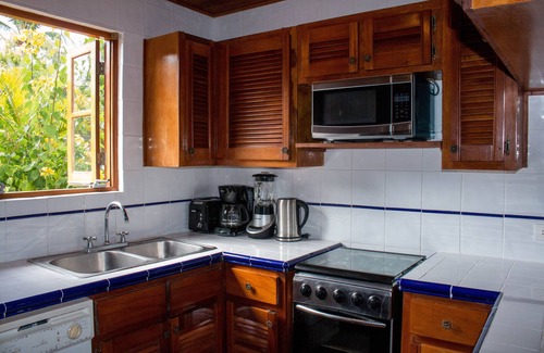 Contadora Island Villa | Tropical Island Villa Overlooking Playa Galeón – 30-Night Minimum Isla Contadora