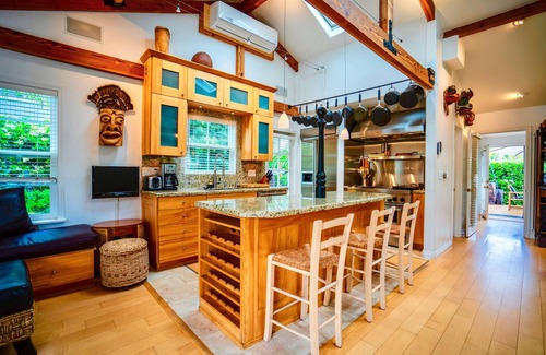 Encinitas House | Tropical Palms Plantation Beach Cottage - Historic Encinitas Walking District