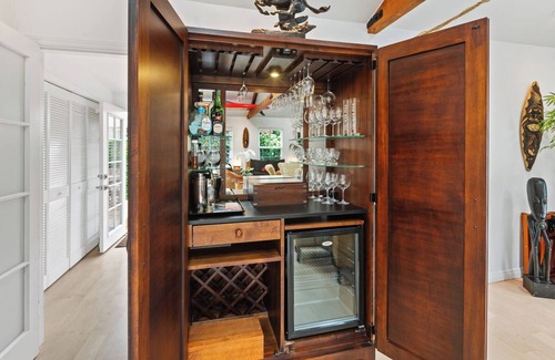 Encinitas House | Tropical Palms Plantation Beach Cottage - Historic Encinitas Walking District