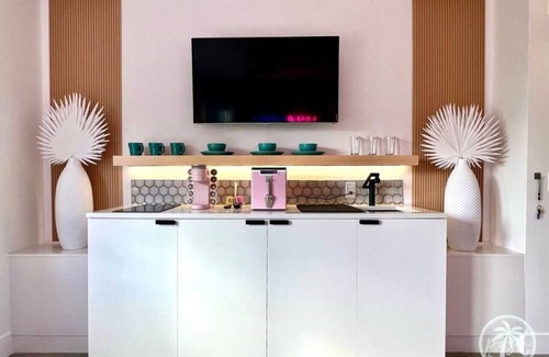 Miami Beach Apartment | Tropical South Beach Condo - 1 Block to Beach!