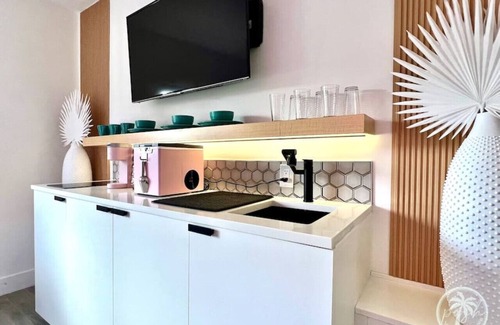 Miami Beach Apartment | Tropical South Beach Condo - 1 Block to Beach!