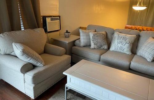 New Port Richey Apartment | Tropical Suite on Treasure Island’s Bayou NPR