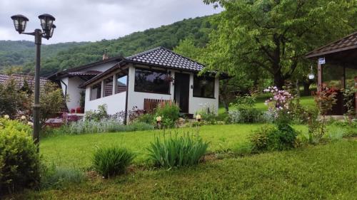 Bran House | Trout Cottage