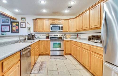 Lone Rock House | 'TroutFest' Riverfront Norfork Home, Great Fishing