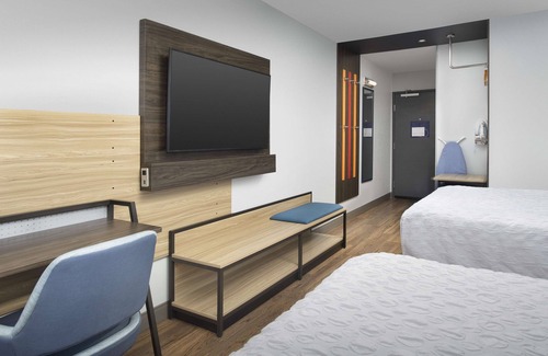 Burton Hotel | Tru by Hilton Beaufort, SC