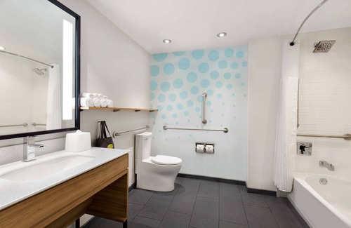 Las Vegas Hotel | Tru by Hilton Las Vegas Airport, NV