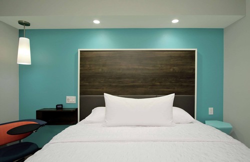 Meridian Hotel | Tru By Hilton Meridian