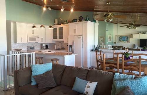 Key Largo House | True 3/3 Direct Oceanfront.Good winter dates. Marina,Beach,pools, pickball, bbq,