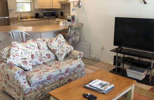 Chatham House | Try B4 you Buy,Cart,Extra Clean, Golf, Pickleball, Pools,Music & Dancing Nightly