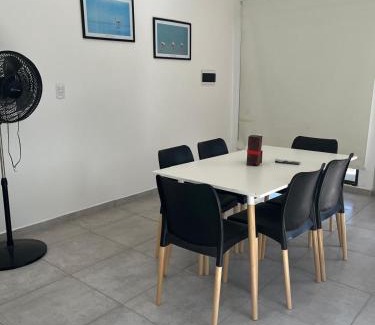 Miramar Apartment | Tu escapada ideal en Mar de Ansenuza - Patio y piscina privada