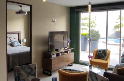San Juan de Dios Apartment | Tu joya y Tu Perla Tapatia - AC, alberca, Gym apartamento en el corazón de Guadalajara