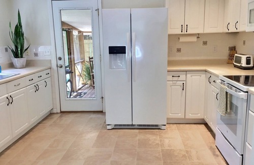 St. Marys Cottage | Tucked away quiet cottage~5 blocks to riverfront and Cumberland Island ferry