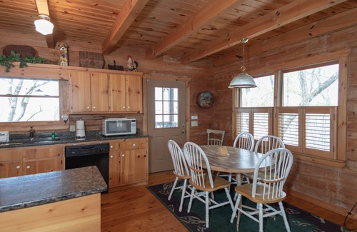 Pine Mountain Cabin | Tucked in the woods yet close to the pool