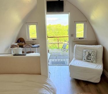 Cwmbach House | Tunnel Cottages at Blaen-nant-y-Groes Farm