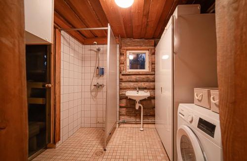 Yllasjarvi Ski Chalet | Tunturipirtti Ylläs by Aavalevi