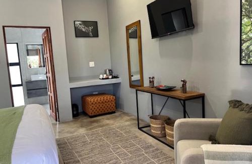 Marloth Park Bed & Breakfast | Turaco Lodge - No Loadshedding