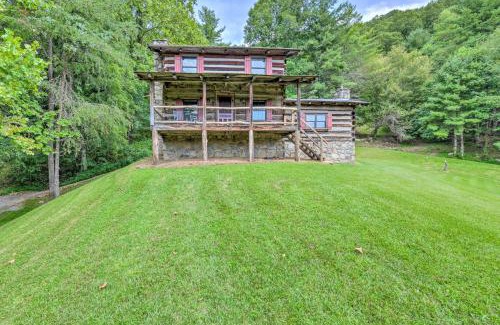 Clyde House | Turkey Hollow Cabin with Stunning Open Views!