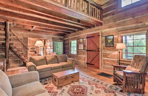 Clyde House | Turkey Hollow Cabin with Stunning Open Views!