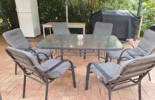 Picnic Bay House | Turtle Cottage Magnetic Island