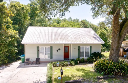 Biloxi House | Turtle Cove Cottage Downtown Ocean Springs! Golf Cart rental available!