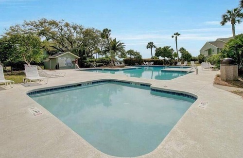 Isle of Palms Villa | Turtle Cove|Oceanfront|Step off Screen Porch Onto the Beach|Renovated|New Listing|Spacious Screen.