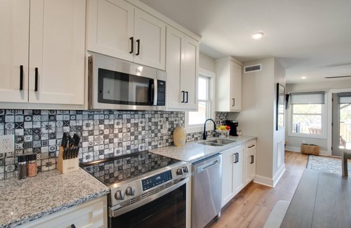 Groveoak Cabin | Tuscan-Inspired Lakeside Cabin with Hot Tub, Stunning Views, and Elegant Comfort