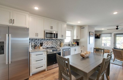 Groveoak Cabin | Tuscan-Inspired Lakeside Cabin with Hot Tub, Stunning Views, and Elegant Comfort