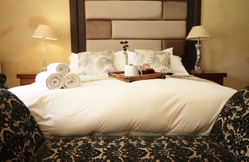 Flora Park Cabin | Tuscan Lodge Polokwane