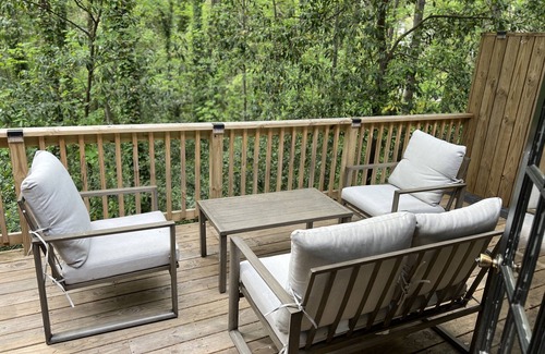 Smyrna House | Tuxedo Touch Modern 2BR Townhouse