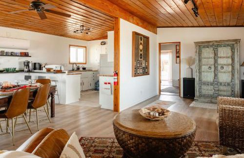 Wonder Valley House | Twentynine Palms Desert Oasis with Pool and Hot Tub!