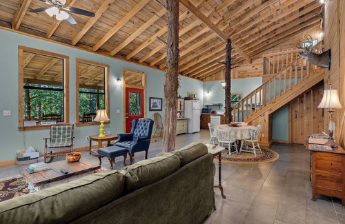 Jasper Cabin | Twin Cedars Cabin in the Woods! Birders paradise near Sipsey and Bankhead