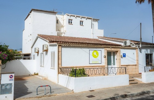 Can Pastilla Apartment | Twin/double room Nº7' with Shared Terrace, Wi-Fi and Air Conditioning